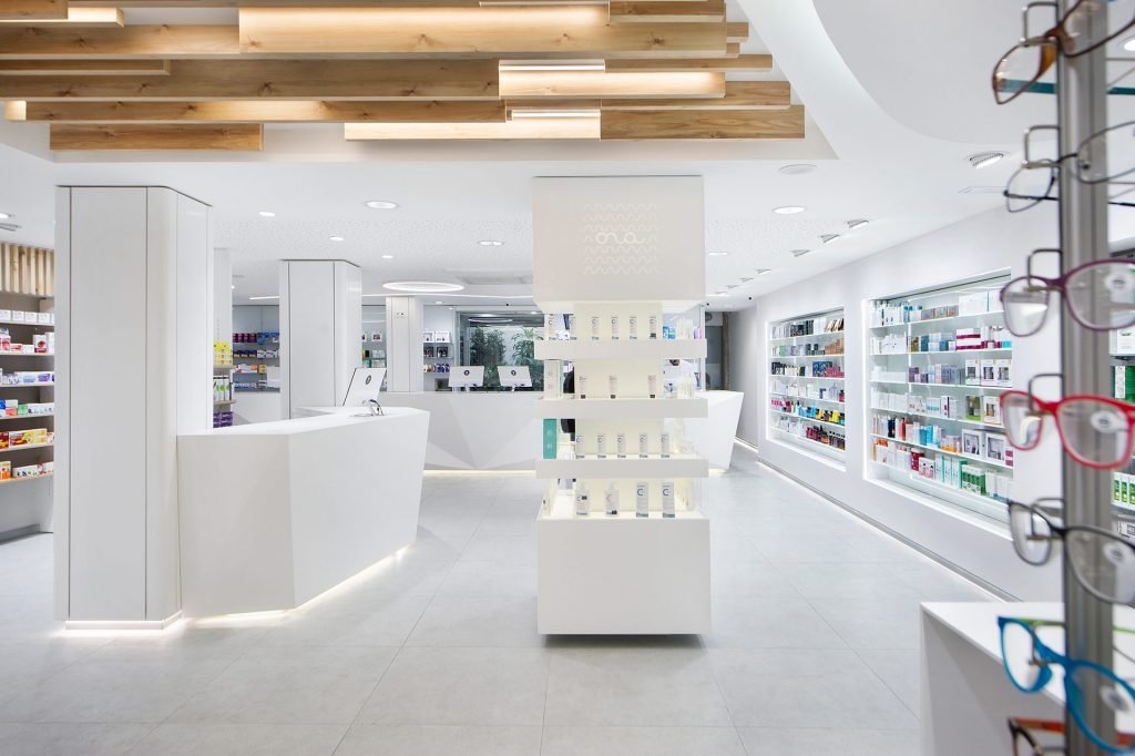 Farmácia com layout organizado e design contemporâneo - Contabilidade para farmácias